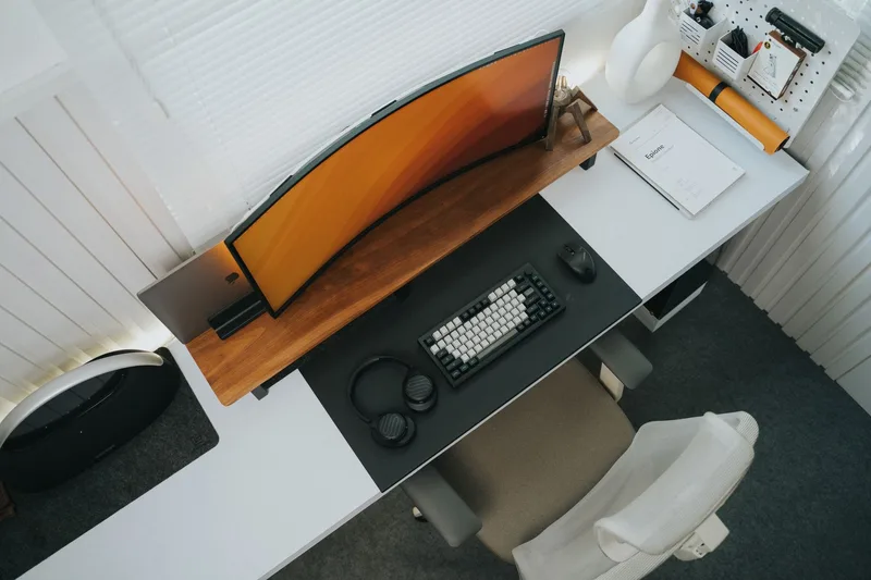 Clean home office desk setup for remote virtual assistant work