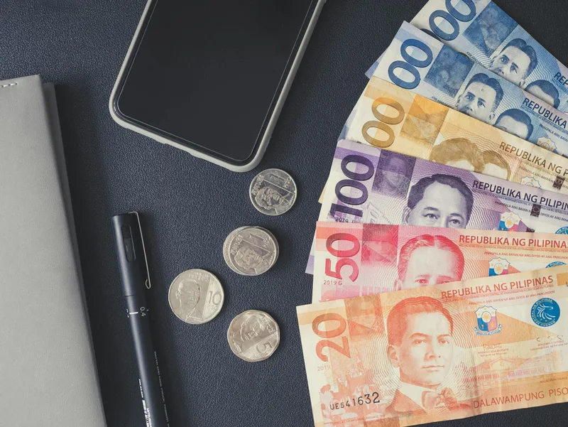 Comparison chart of ecommerce VA salary ranges by specialization in the Philippines, showing PHP monthly rates